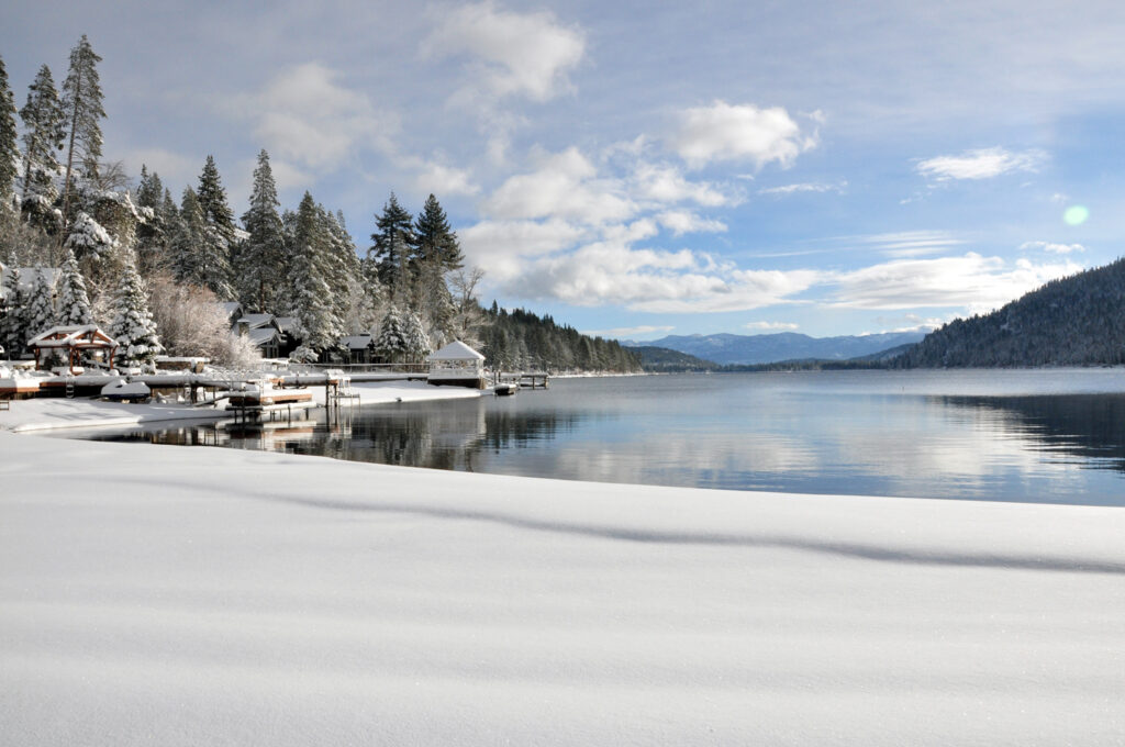 Snow cover Donner Lake