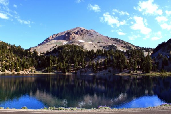 lassen-peak-from-lake-helen