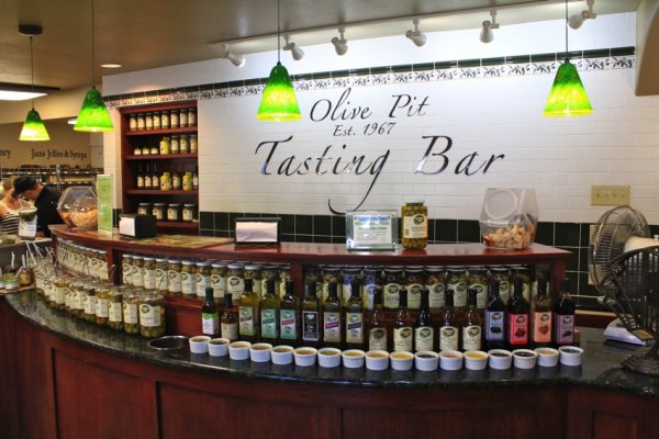 olive-pit-tasting-bar