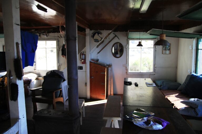 Hiking the Mt Baldy Summit & Eating at Top of the Notch Restaurant