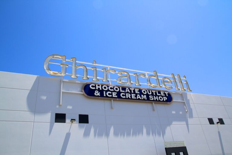 Ghirardelli Chocolate Outlet on the 5 Freeway
