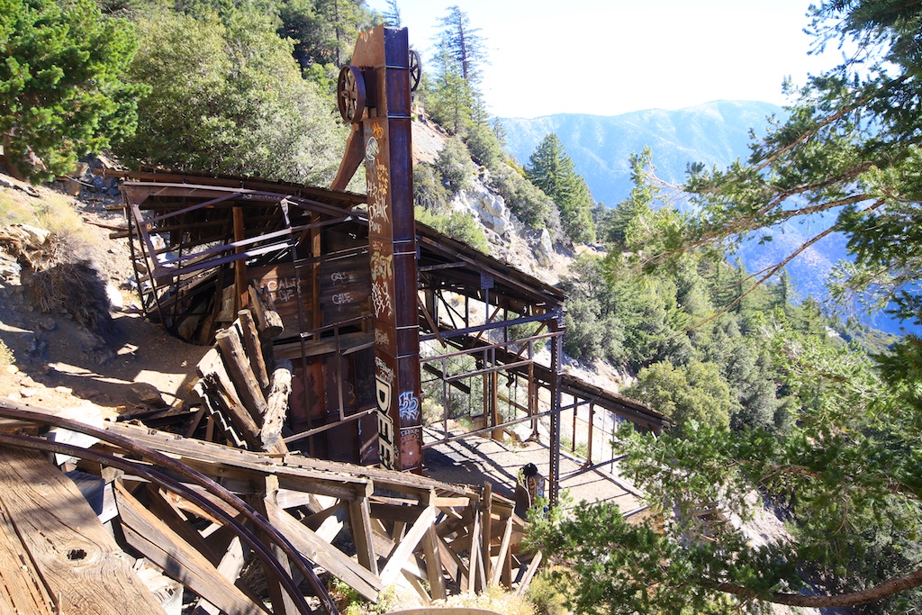 Big Horn Mine and Vincent Cabin Hike: Old Abandoned Mine