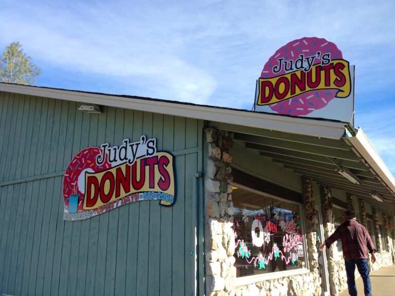 Judy’s Donuts in Oakhurst