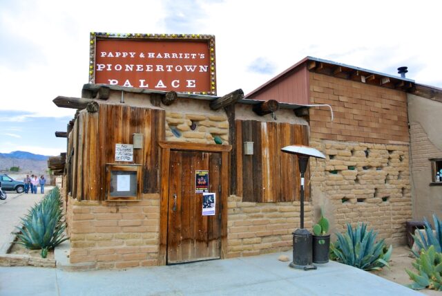 Pappy Harriets Pioneertown Outside