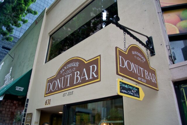 Donut Bar 13