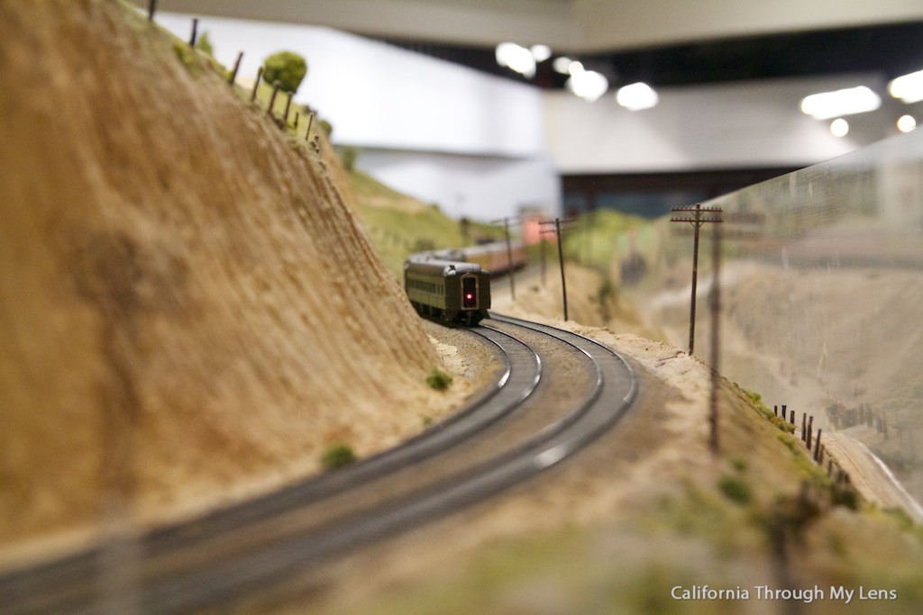 Réseau en L. Thème US . Grande courbes et gros diesel. San-Diego-Railroad-Museum-3