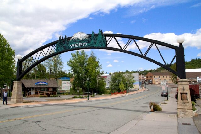 Weed-CA-sign
