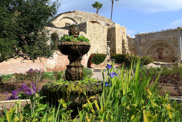 entrance-to-mission-san-juan-capistrano