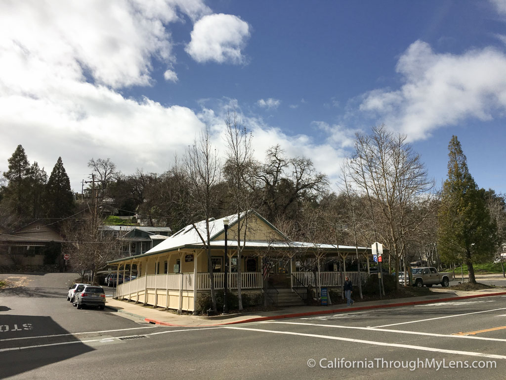 Angels Camp Jumping Frogs & Mark Twain History in Calavares County