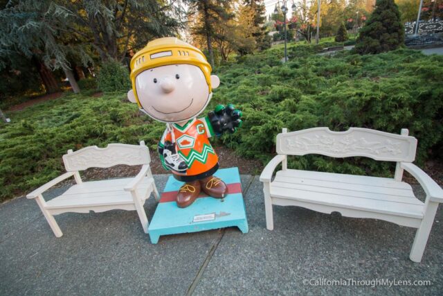 The Peanuts Character Charlie Brown And Snoopy Walking Los Angeles