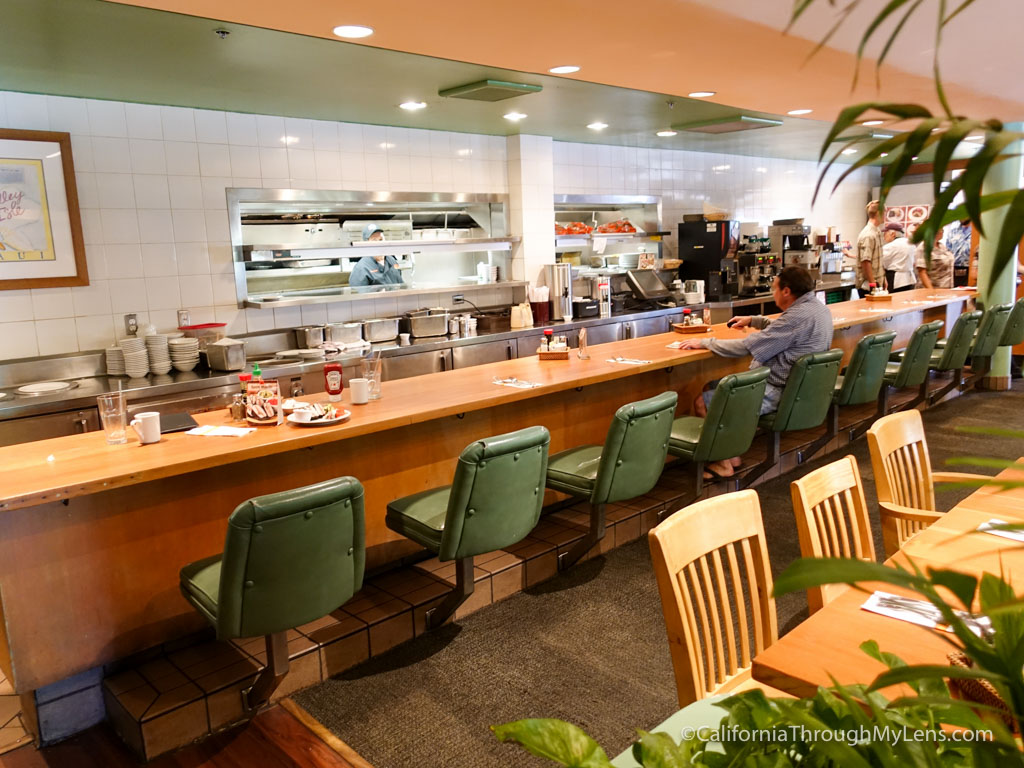 King's Hawaiian Bakery & Restaurant in Torrance California Through My